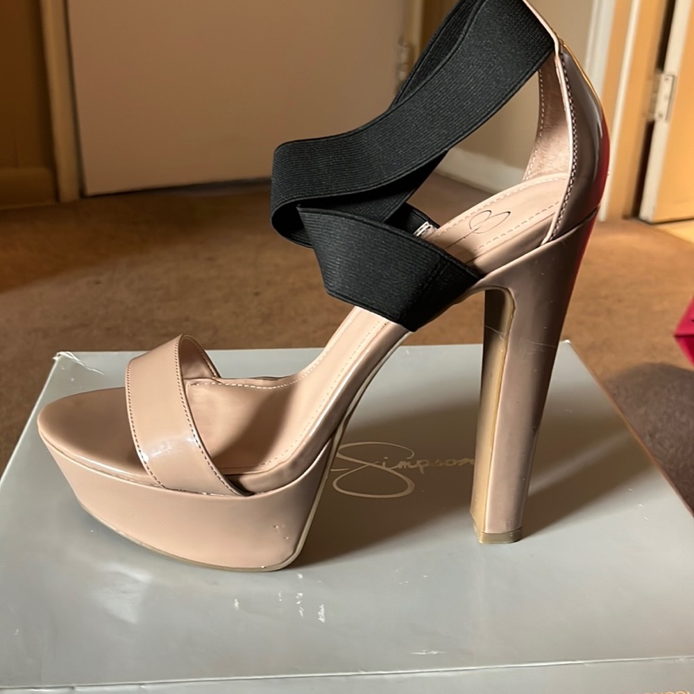 Beige and Black Jessica Simpson Heels (NEVER BEEN WORN)